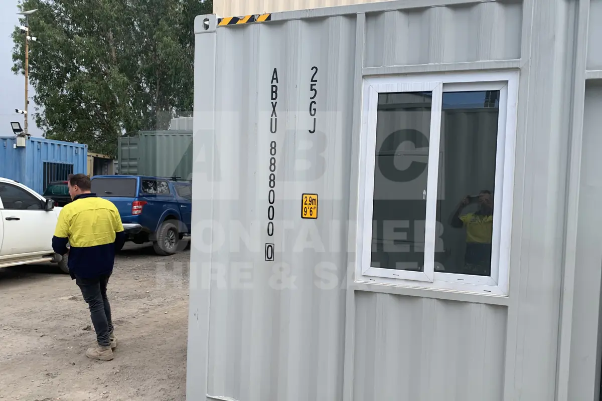 Container product image.