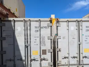 20' Standard Height Refrigerated "Reefer" Shipping Container (Operational)